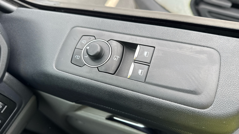 Ford Transit Custom 300 L1 Diesel Fwd 2.0 EcoBlue 136ps H1 Van Limited